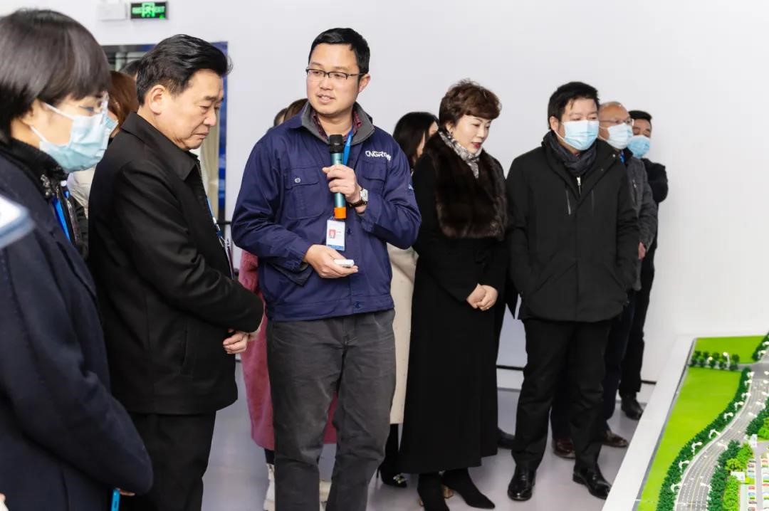 全国、省、市人大代表赴中部产业基地发展会前集中视察工作