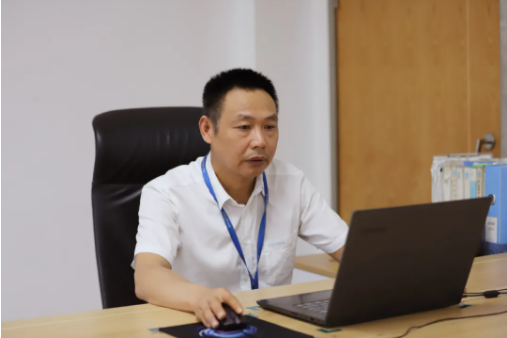 颂百年·耀党旗丨黎波：用现尝试动兑现红色承诺