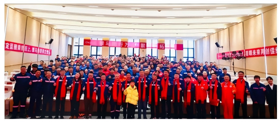  蹄疾步稳 马跃新程｜太阳集团tyc1286全球各产业基地进行2025年度赞美大会